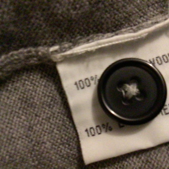 Unconditional London sweater merino wool,  women good condition size medium guc - Picture 4 of 5